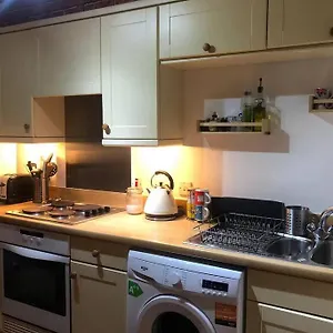 Apartment Waterfront Apartment With 2 Free Parking Spaces Nr Cardiff Bay Cardiff
